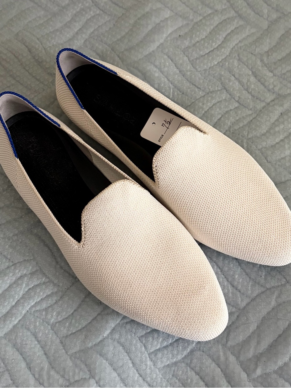 Rothy's Cream Pointed Slip-On Flats with Blue Trim Sz 7.5‎